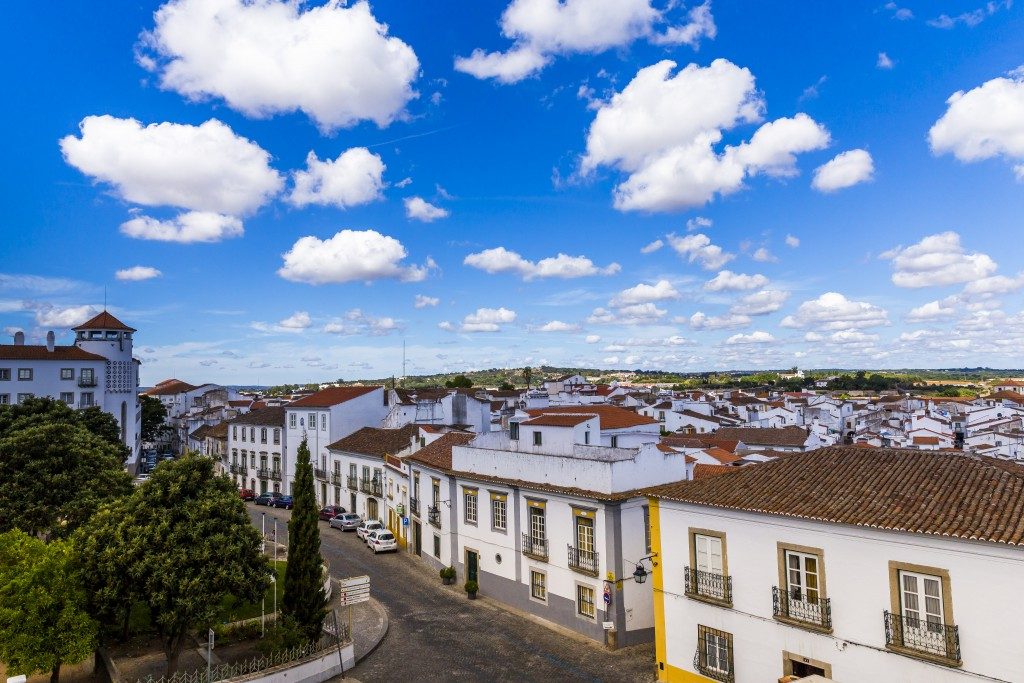 A cidade de Évora é um dos melhores destinos para curtir Portugal Passeios em Évora; Portugal