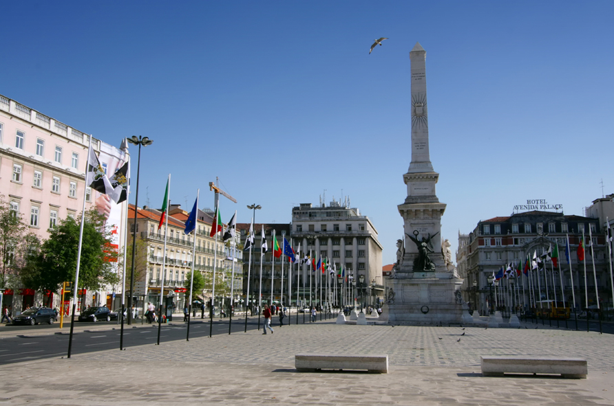 A região da Baixa Pombalina conta com lojas de roupas, acessórios e sapatos Compras em Lisboa