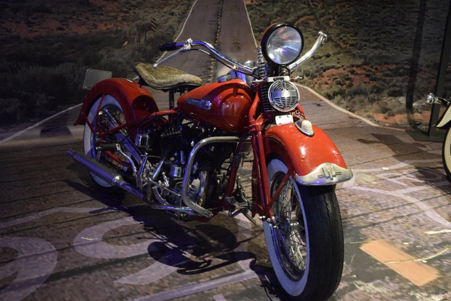 Moto vermelha estacionada em museu Foz terá atrativos