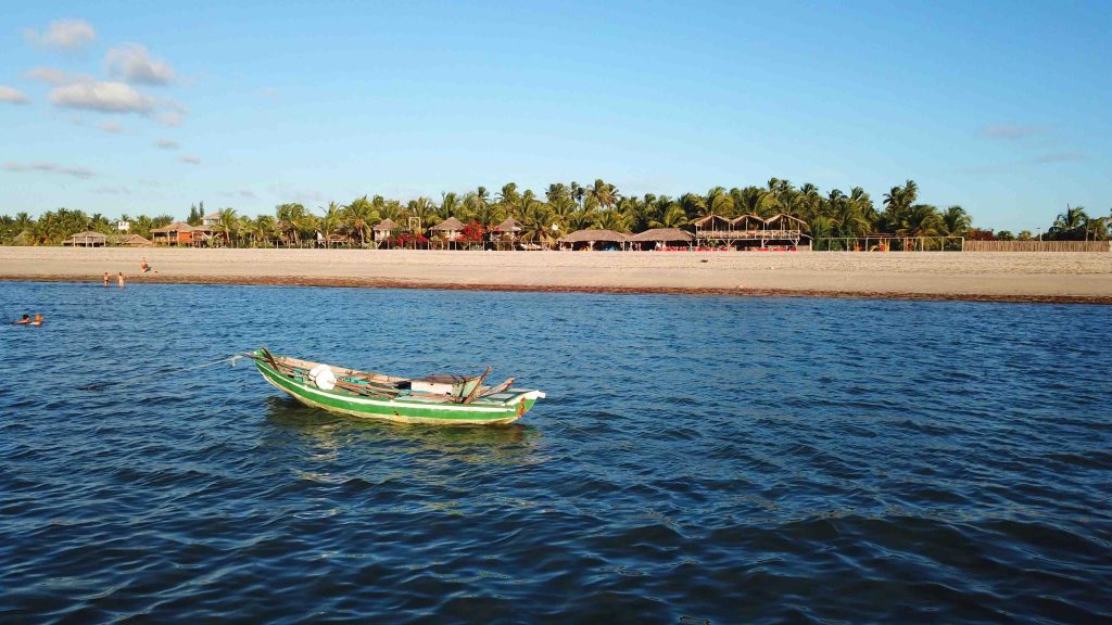 O que fazer na Rota das Emoções - O que fazer na Rota das Emoções - Barco no Mar