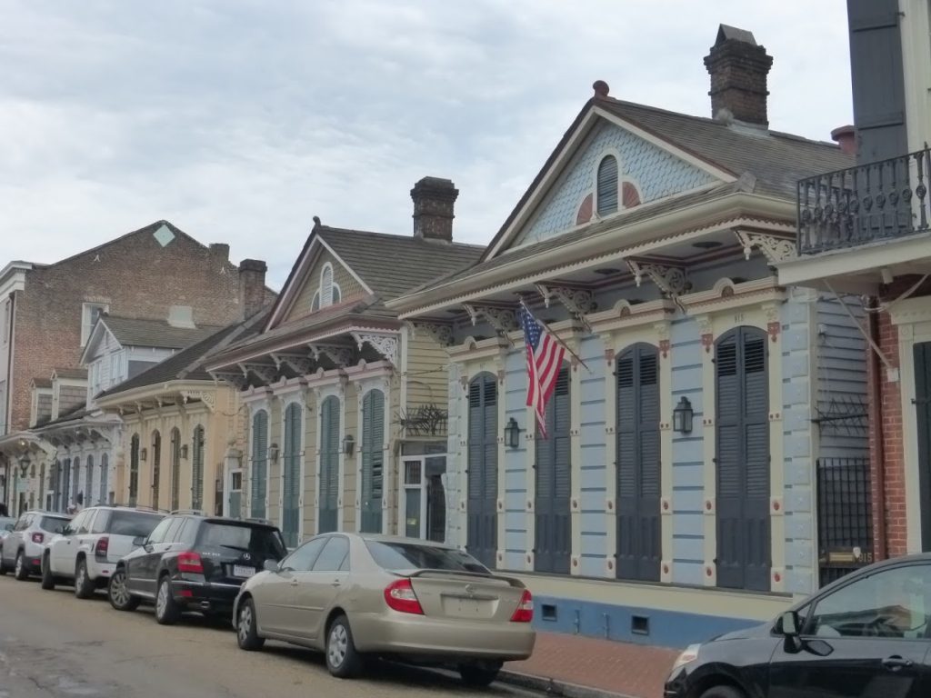 Casas antigas no French Quarter: maioria tem janelões - O que fazer em Nova Orleans nos EUA O que fazer em New Orleans
