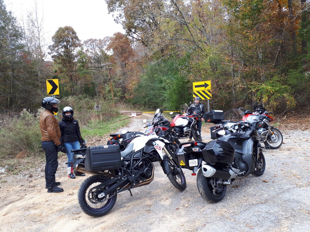 Conheça a Flórida em uma road trip - moto na estrada Conheça a Flórida em uma road trip - Moto na estrada