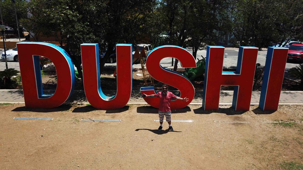 Representando o turista com a fotinho em "dush" Onde ficar em Curaçao