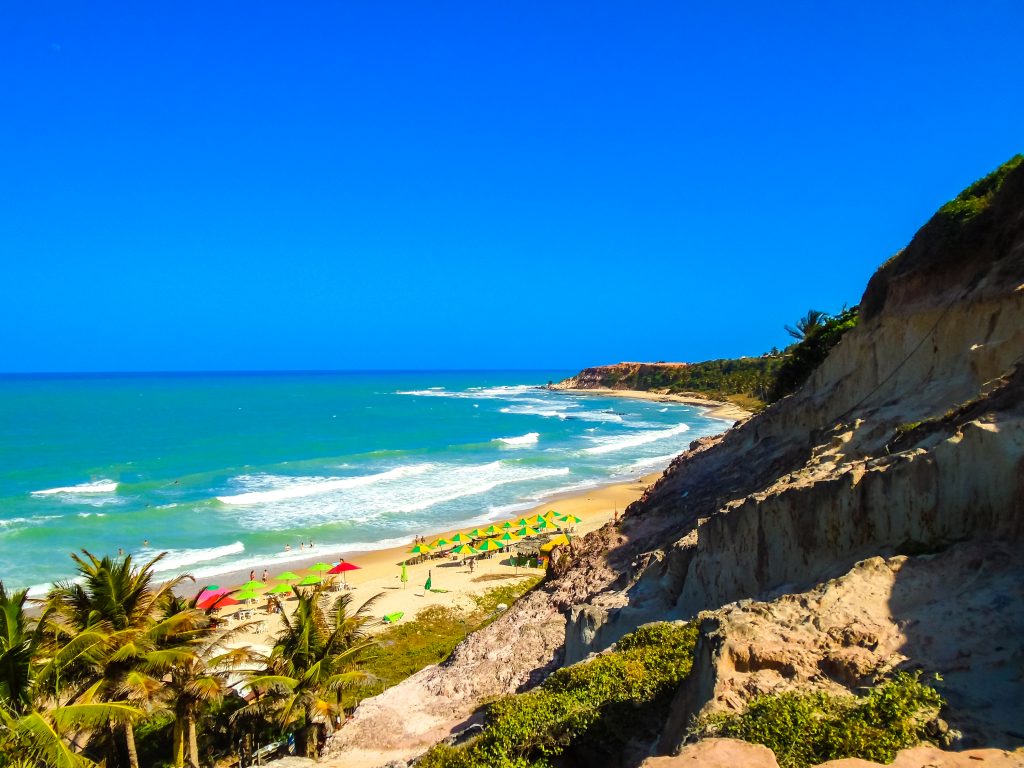 Vista da praia desde o morro em Natal Praias no Nordeste