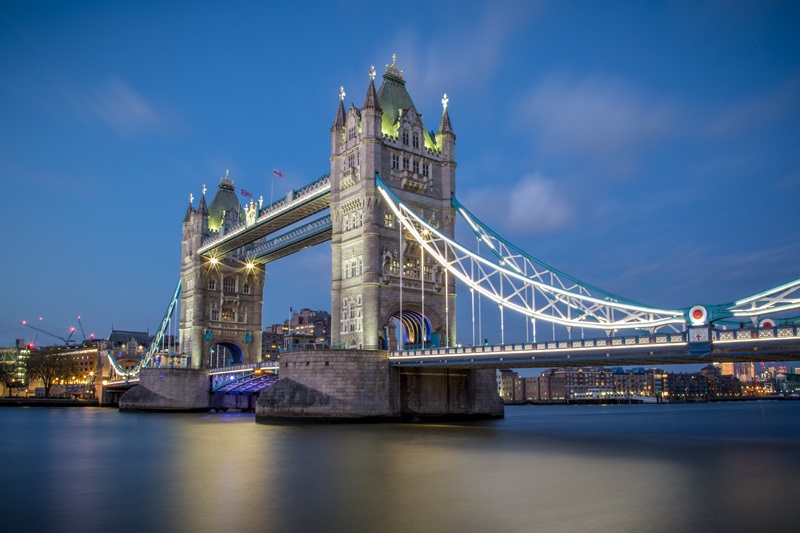 Torre histórica sobre rio O que fazer em Londres