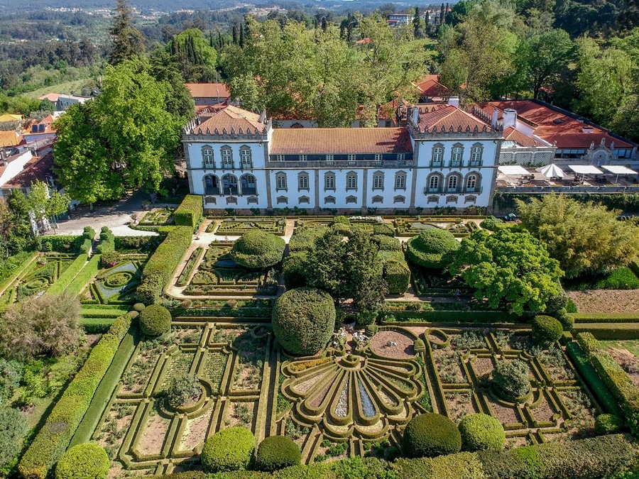 Casa da Insua, um hotel castelo na região central de Portugal com imenso jardim e áreas verdes hotéis para casar em portugal