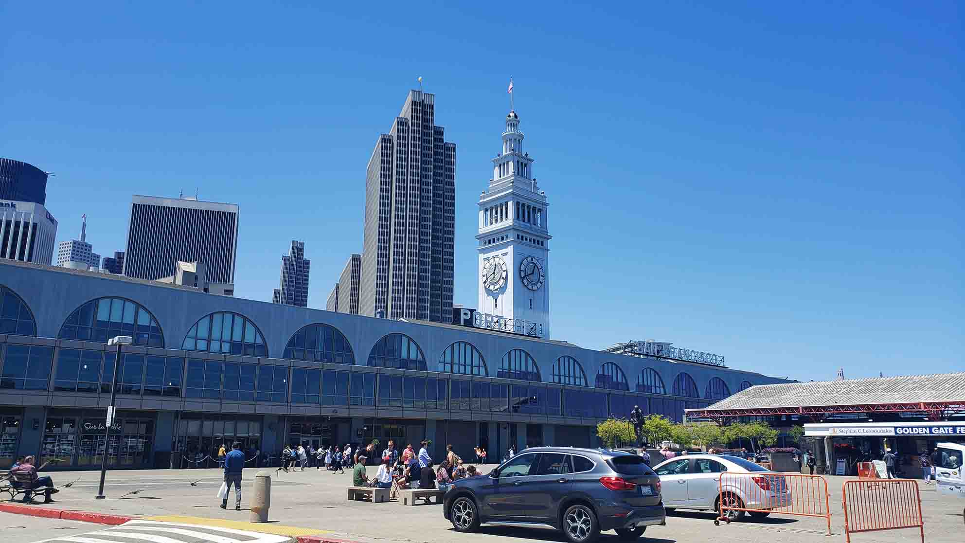 Predio histórico com relógio em San Francisco. Porto