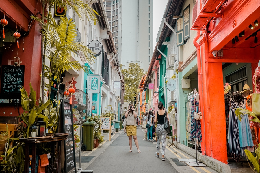 pessoas cruzam a haji lane em singapura conheça Singapura